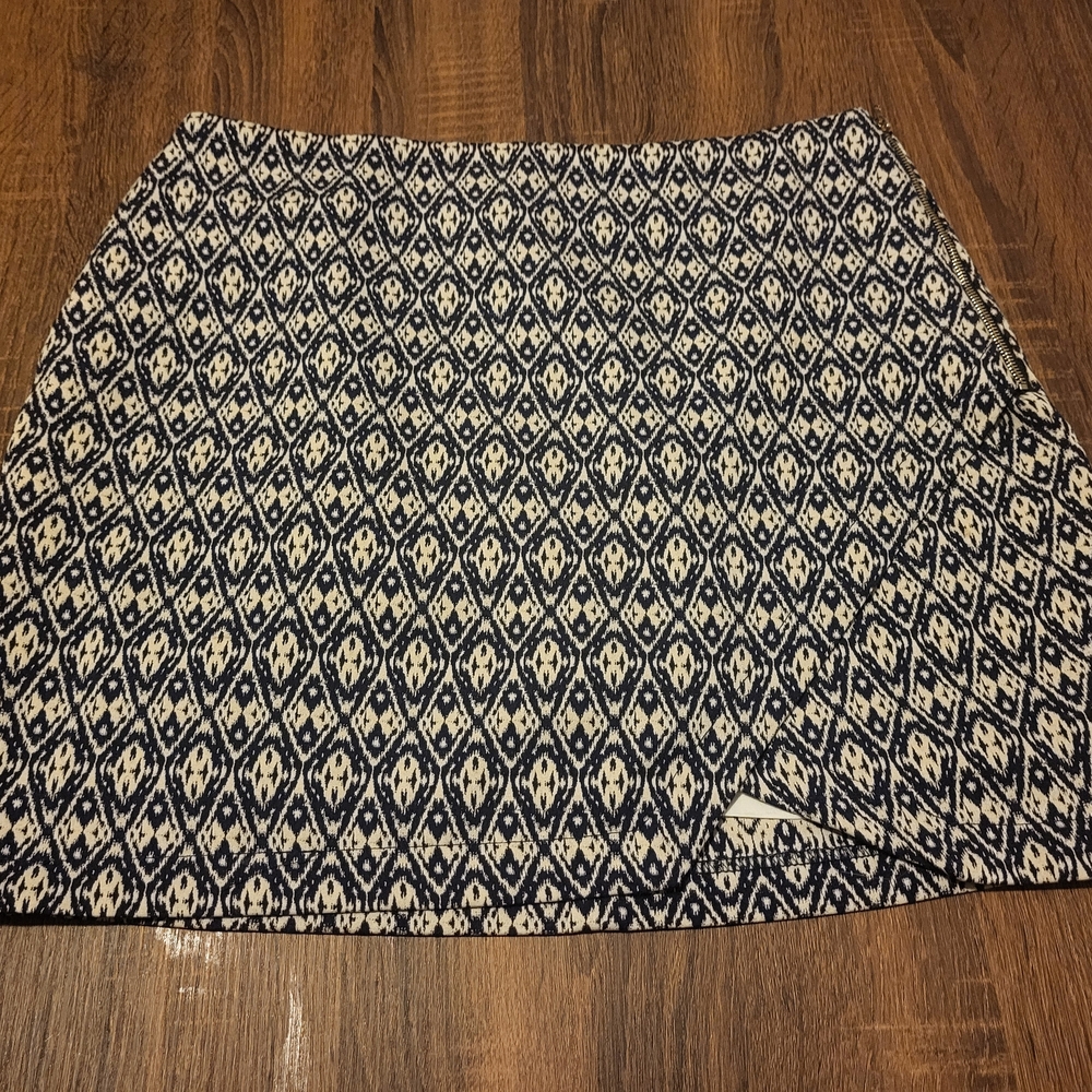Patterned Black and White Mini Skirt